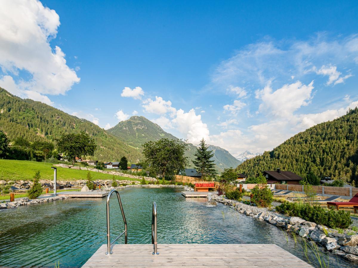 Alpin Natur Pool im Hotel Adler St.Gallenkirch