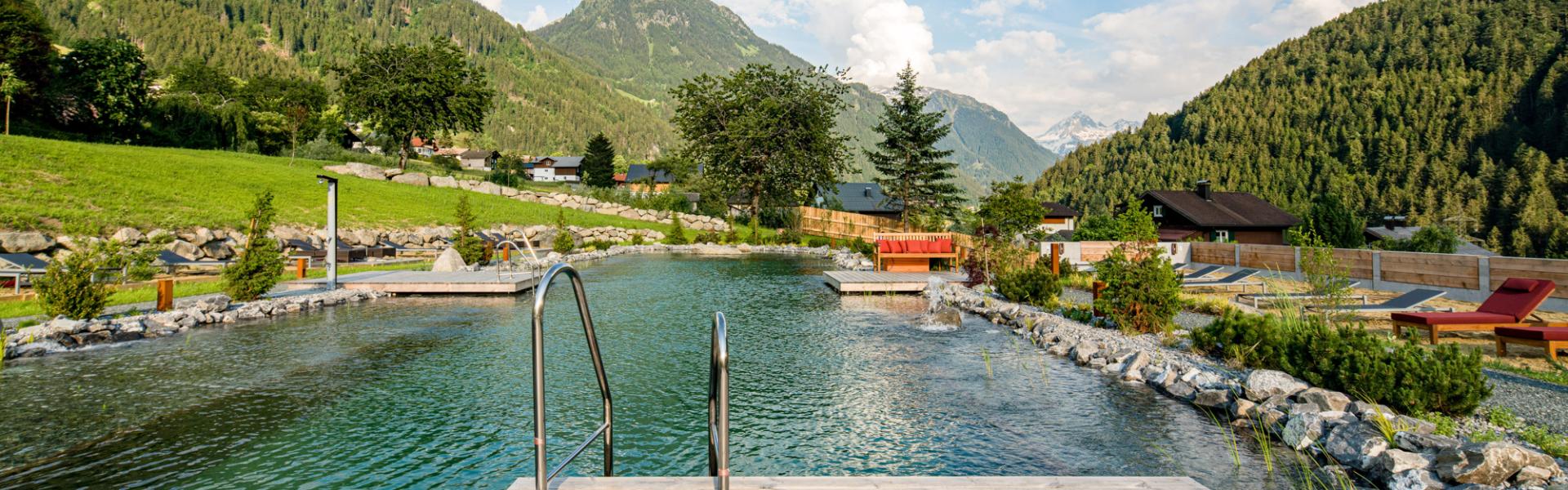 Alpin Natur Pool im Hotel Adler St.Gallenkirch