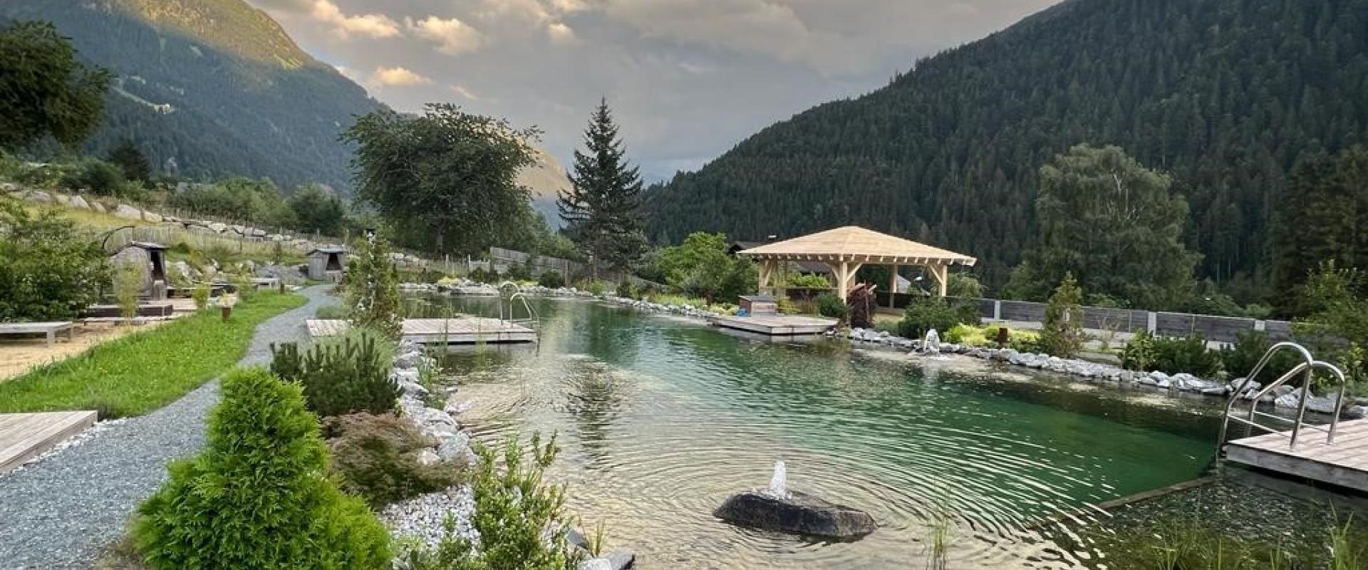 Alpin Natur Pool mit Pavillon im Adler St.Gallenkirch im Montafon